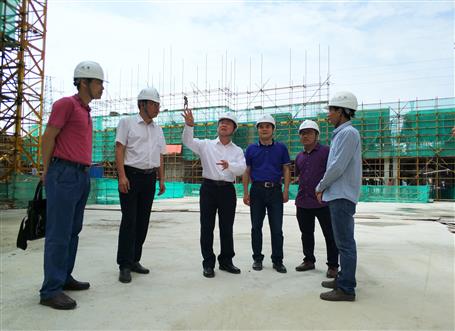 覃振華、劉國江到梧州佛子時代廣場項目調(diào)研