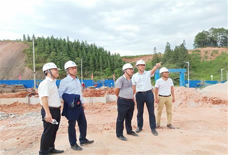 歐志永到三江縣易地扶貧搬遷項(xiàng)目調(diào)研