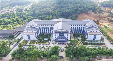 柳州市老年活動中心項目迎來國家優(yōu)質(zhì)工程獎專家組復(fù)查