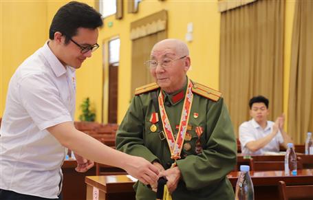 【學(xué)黨史·守初心】聆聽(tīng)紅色故事 感悟革命力量