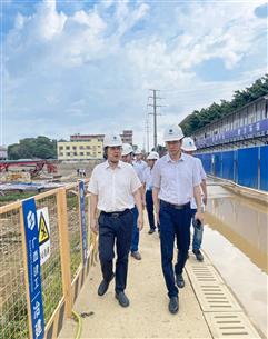 蒙勝益率隊(duì)到分公司項(xiàng)目開(kāi)展2023年第二季度安全生產(chǎn)質(zhì)量綜合大檢查暨“圍墻內(nèi)圍墻外”和“以包代管”專項(xiàng)檢查