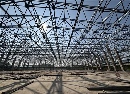 【錨定目標(biāo) 奮力沖刺】冶建廣東公司項(xiàng)目鋼結(jié)構(gòu)網(wǎng)架提升大捷