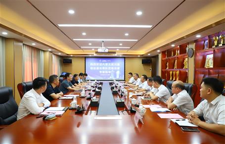 覃振華與武川縣縣長哈達(dá)舉行工作會(huì)談